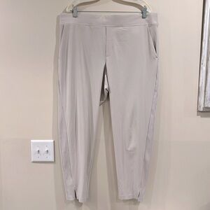 🔥Athleta Cream Brooklyn Ankle Pants🔥